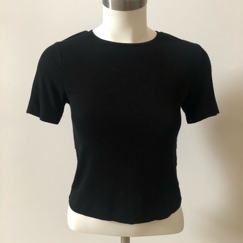 black tee